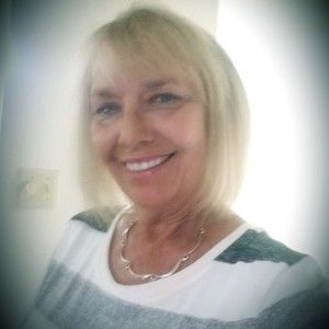 Meet your Posher, Carrie